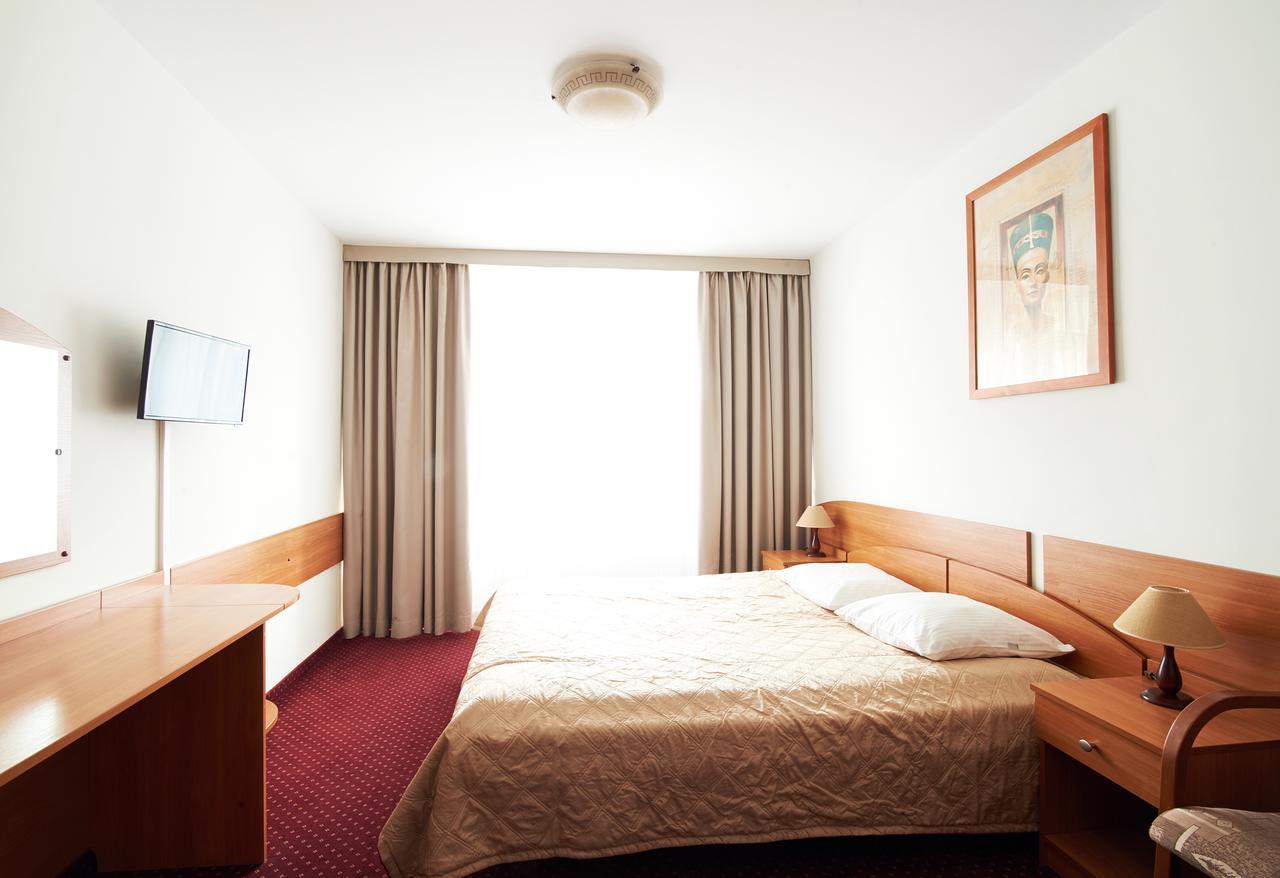 ורשה Obiekt Hotelarski Patron מראה חיצוני תמונה